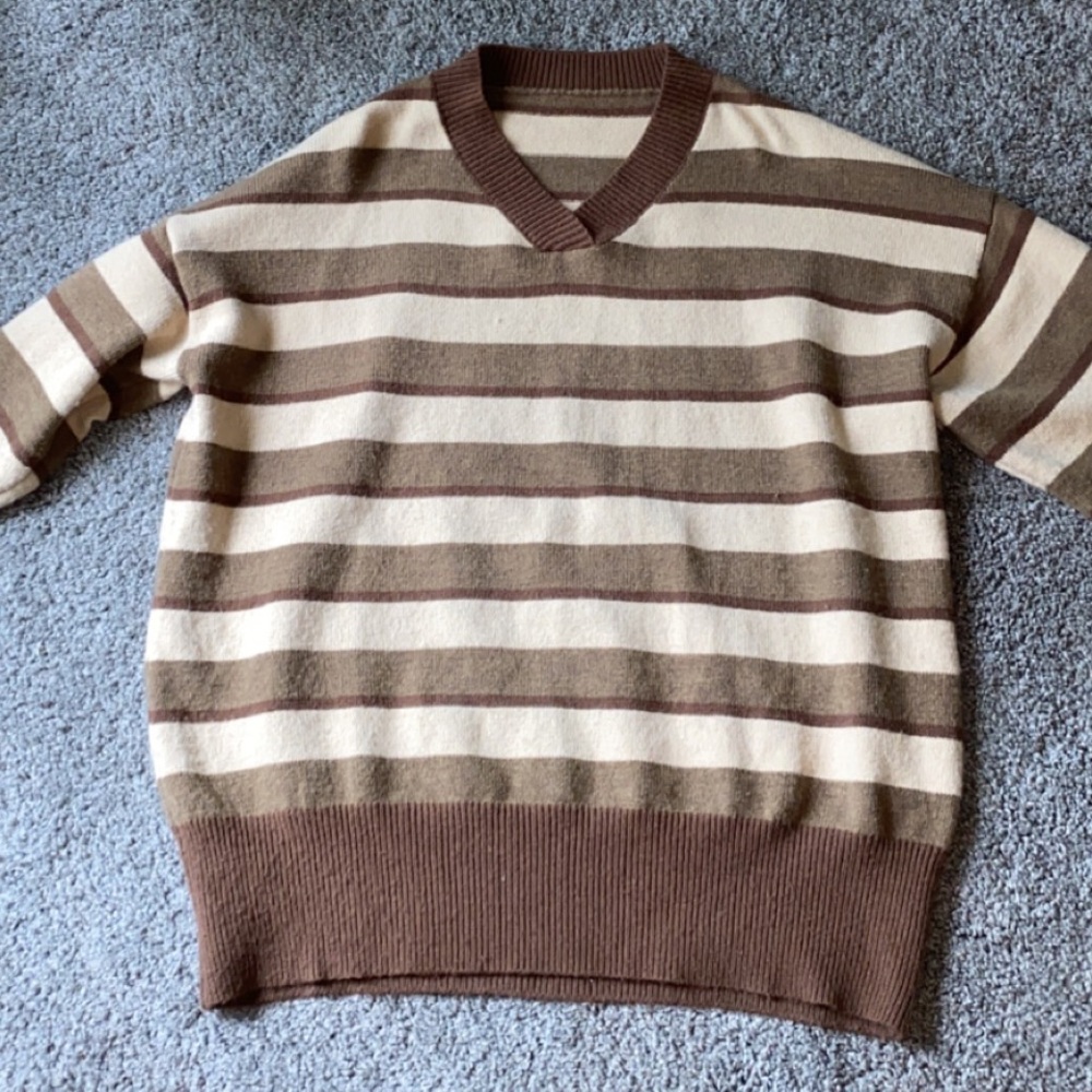 I’m selling a light brown sweater, from SHEIN. Size medium.